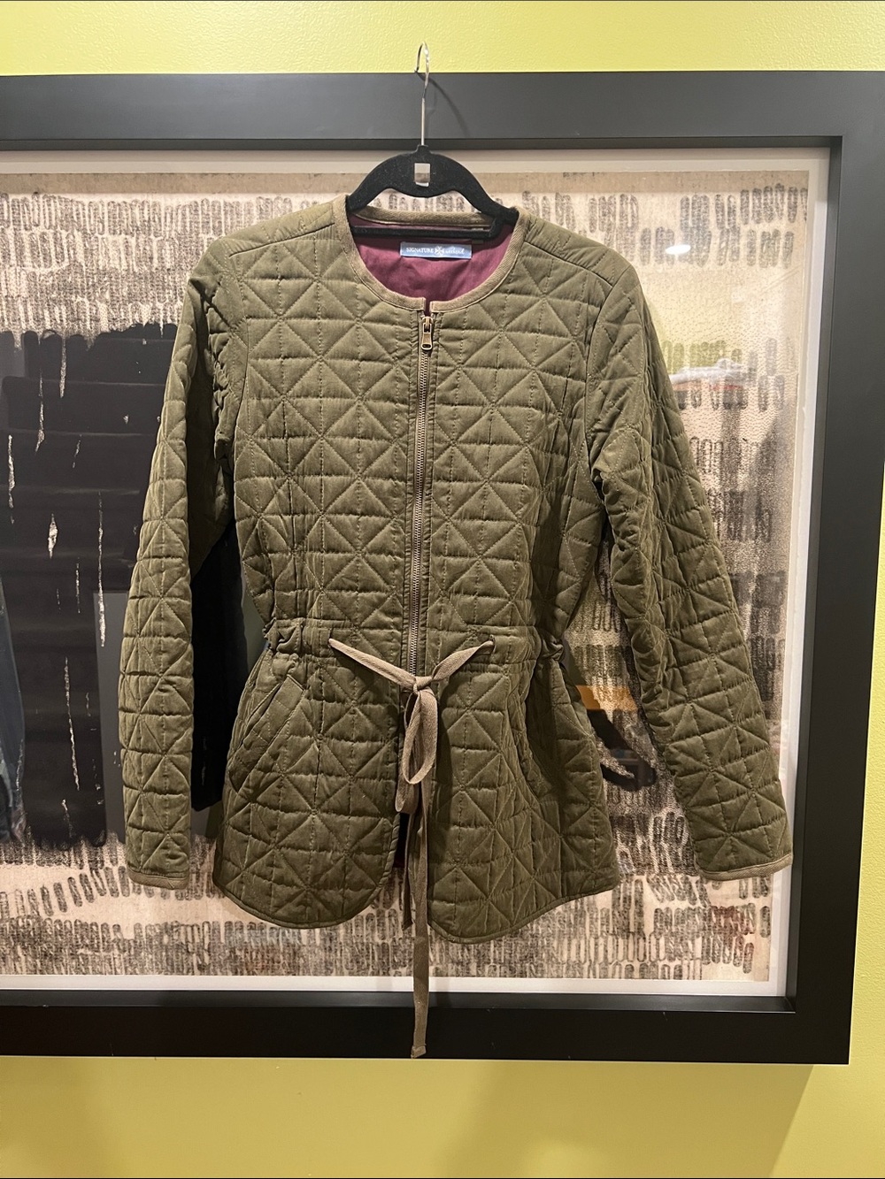 Signature Weekend olive green quilted collarless jacket size S